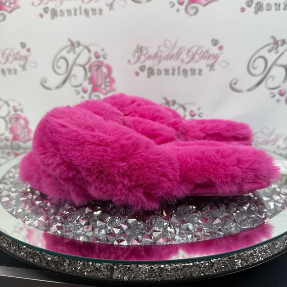 Jessica Simpson slippers furry fuzzy faux fur neon Vibrant Pink Fuzzy Slippers - Picture 5 of 11